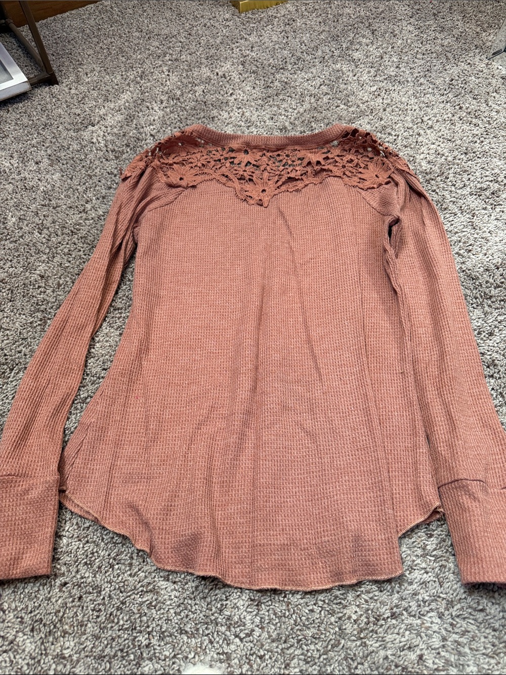 Hem & thread - Picture 2 of 5